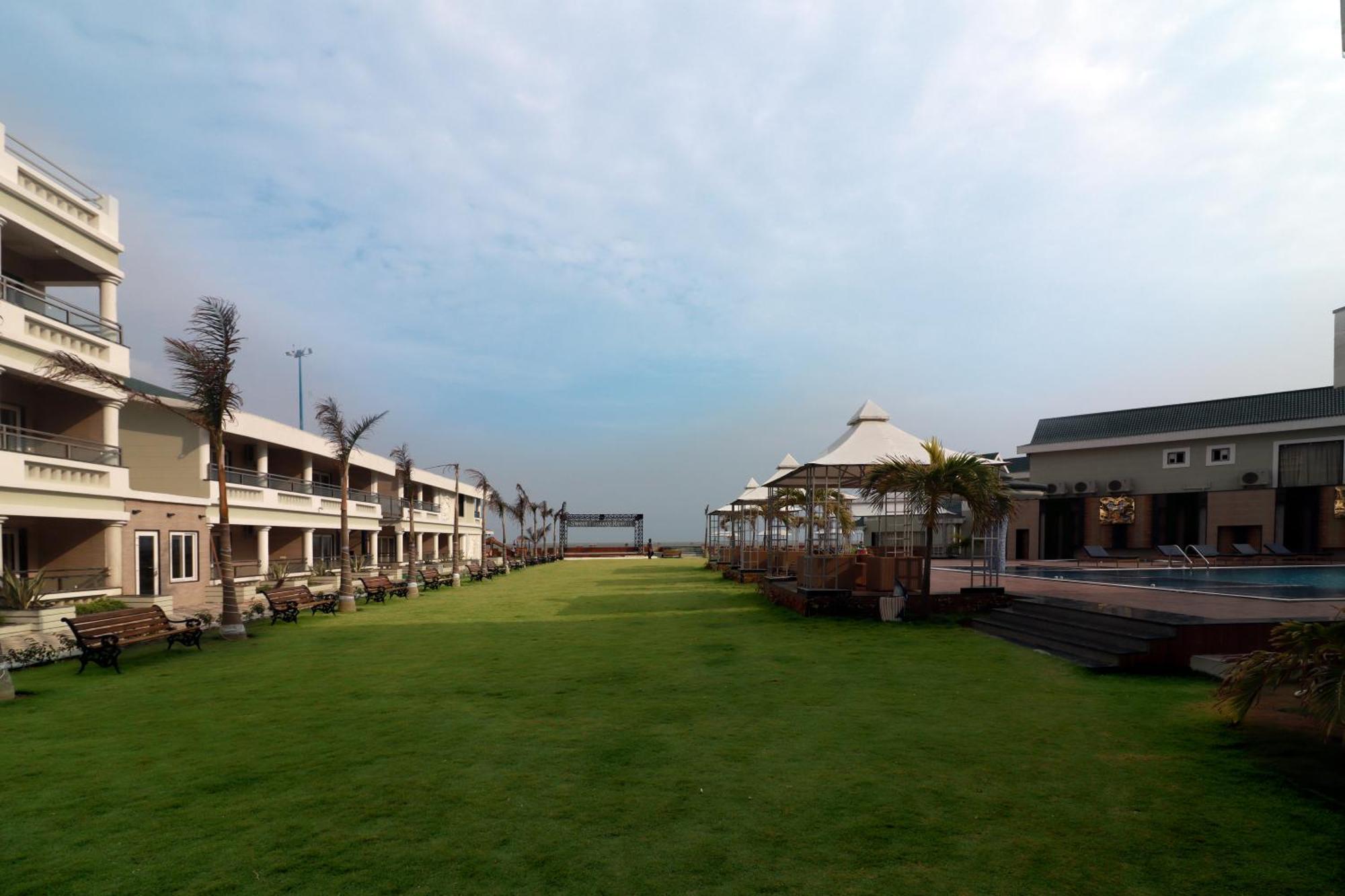 Sweet Fantasy Resort Mandarmani Exterior foto